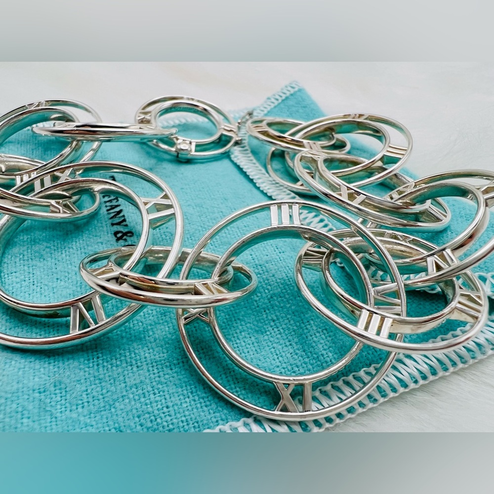 Tiffany Atlas Open Circles Bracelet - Picture 4 of 7